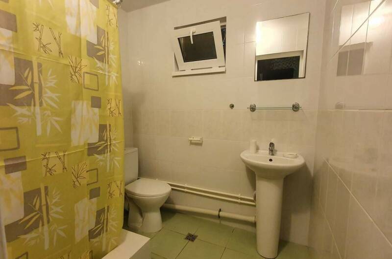 4-х местный с удобствами и кухней на балконе