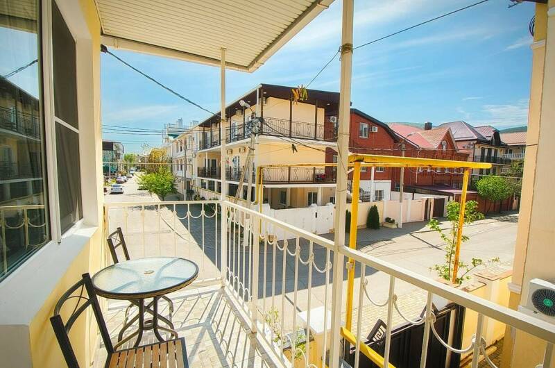 Полулюкс 3х местный с балконом