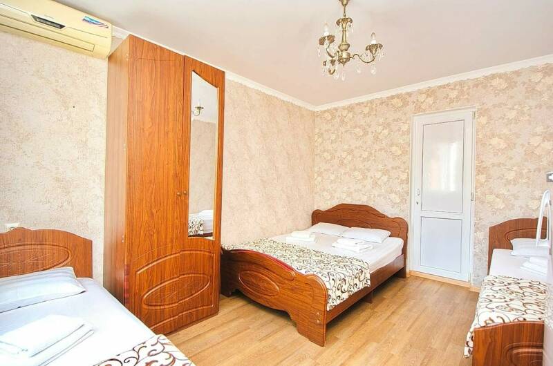 Полулюкс 4х местный с балконом