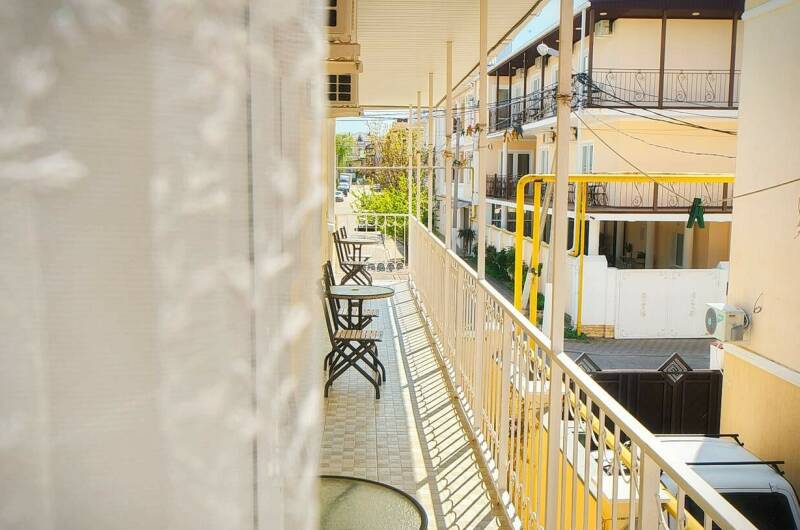 Полулюкс 4х местный с балконом