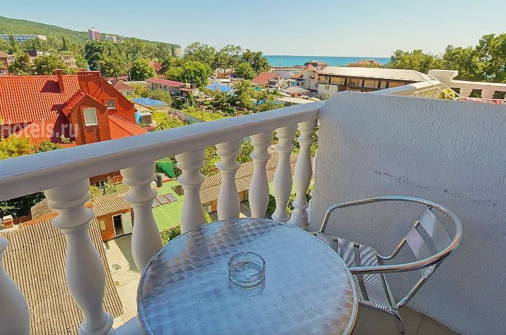 «Полулюкс» 2-х местный с балконом