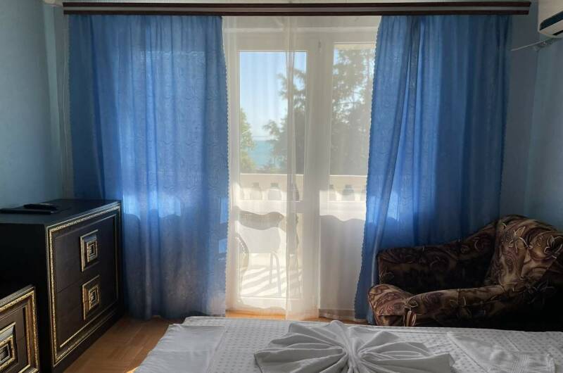 Комфортный номер с двуспальной кроватью