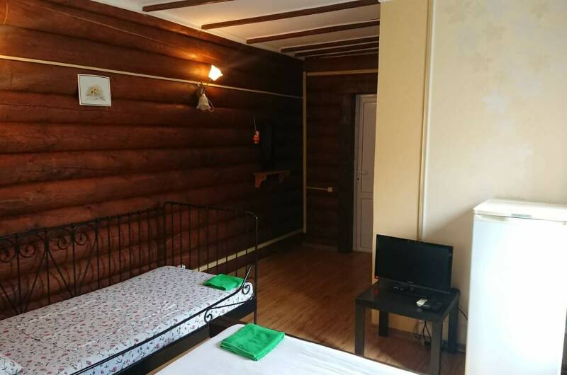 Трехместный «Полулюкс» (деревянный сруб)