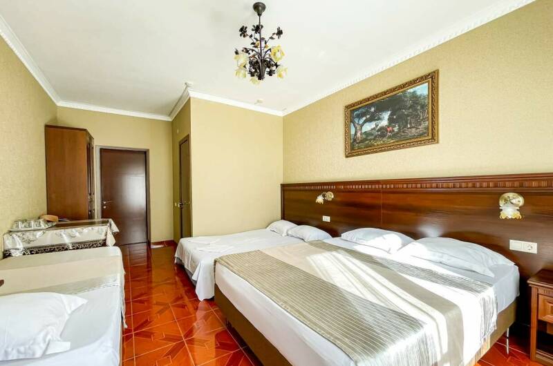 5-ти местный Полулюкс с балконом и видом на море