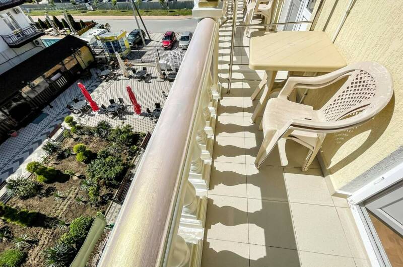 5-ти местный Полулюкс с балконом и видом на море