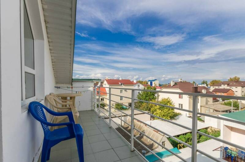 Четырехместный номер с балконом