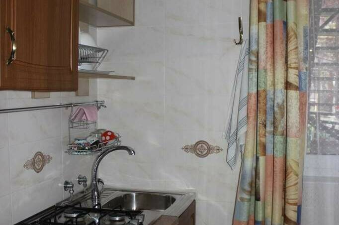 Домик с кухней и беседкой