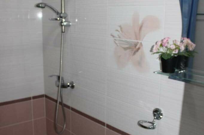 Домик с кухней и беседкой