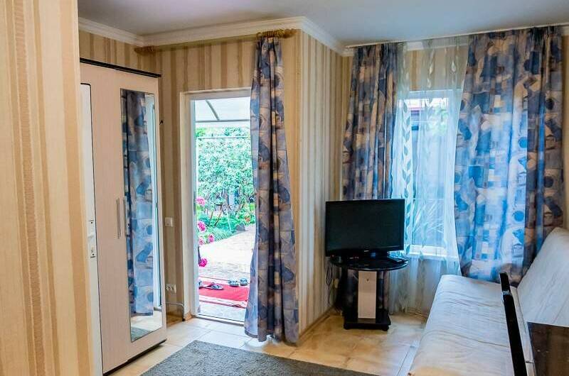 Номер «Стандарт 4-х местный» в отдельном домике