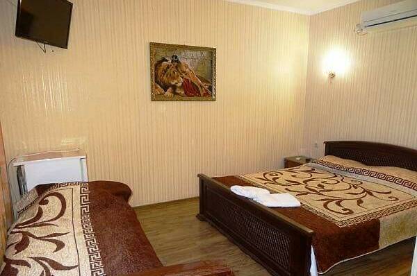 Трёхместный номер с удобствами