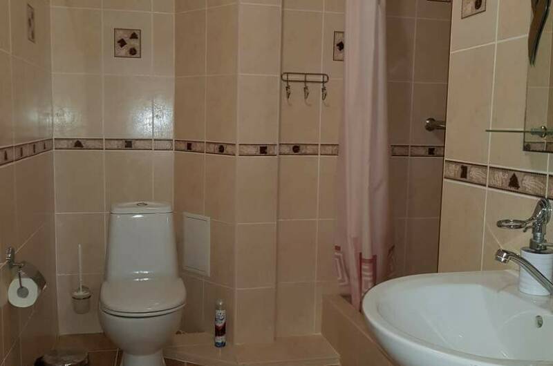 Трёхместный номер с удобствами № 8