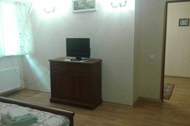 Четырёхместный номер с удобствами Номер 15