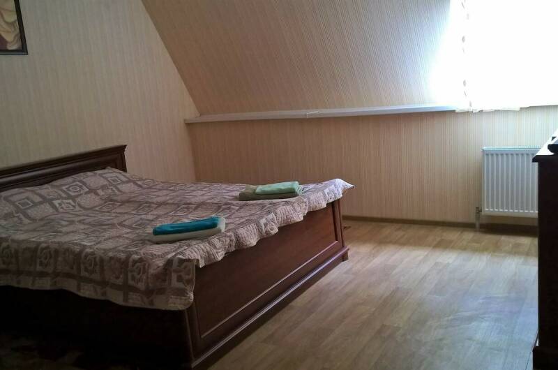 Четырёхместный номер с удобствами Номер 15