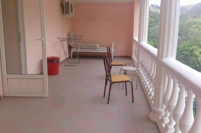 Четырёхместный номер с удобствами Номер 15