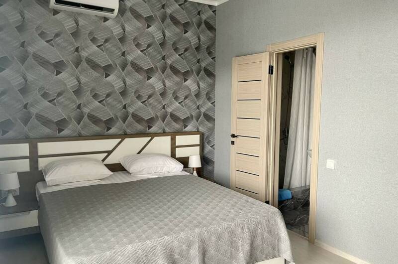 Четырехместный номер с индивидуальным балконом