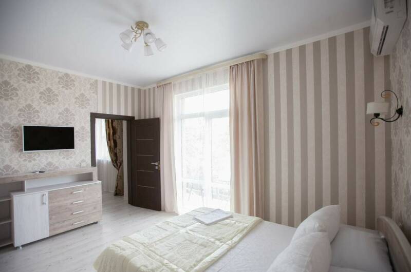 Двухкомнатный люкс с индивидуальным балконом