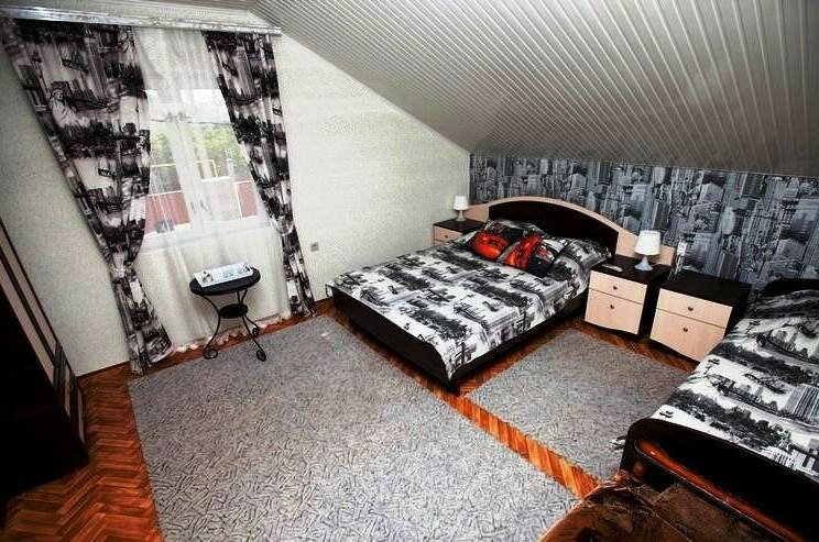 Трехместный номер с удобствами на этаже