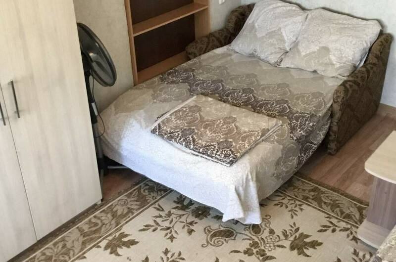 На втором этаже с балконом