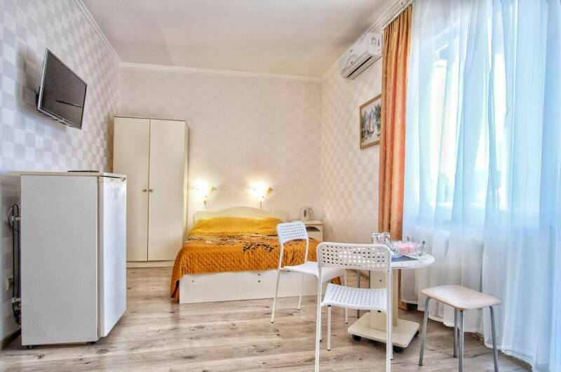 Четырехместный номер с удобствами, балконом