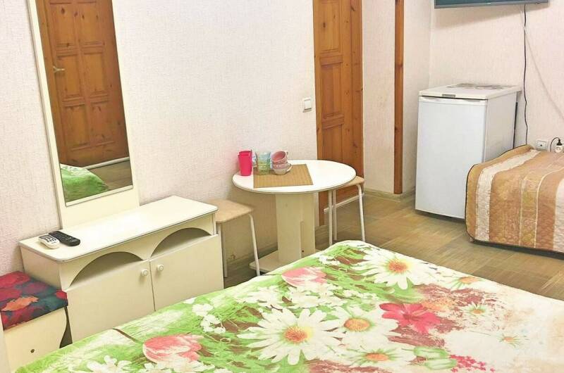 Трехместный номер с удобствами без балкона