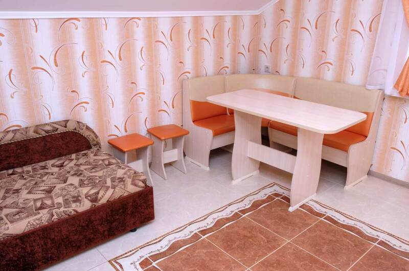 Двухкомнатный номер с кухней и балконом