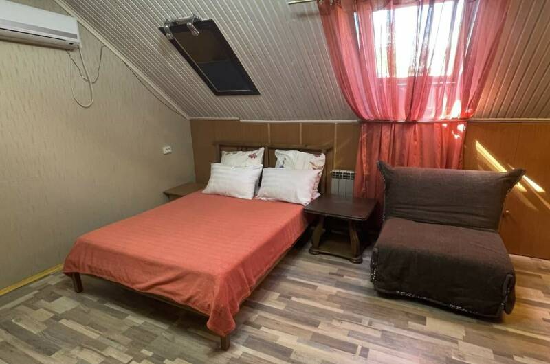 № 33 Полулюкс мансардный 3-х местный