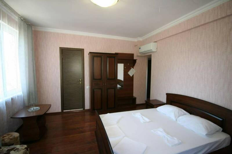 2-х местный +2 доп места (завтрак и ужин включены)