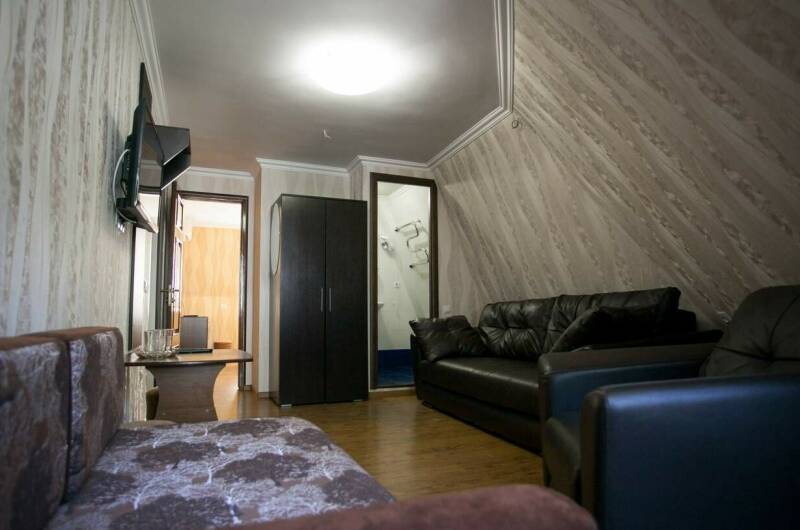 2-х ком.4-х мест. номер"Люкс"(завтрак и ужин вкл.)