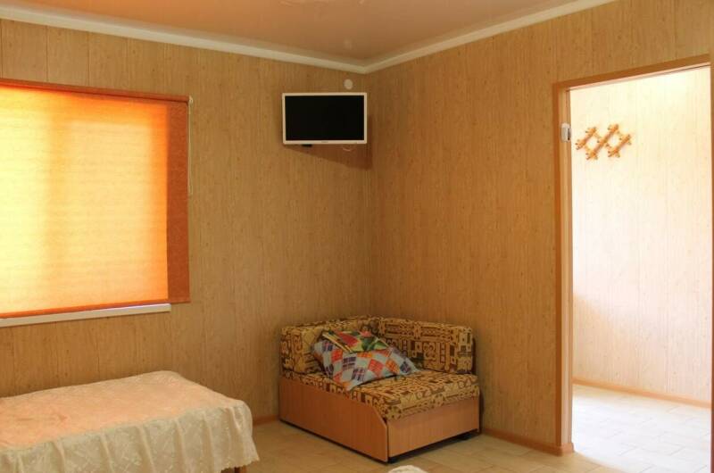 4-х местный с кухней во дворе