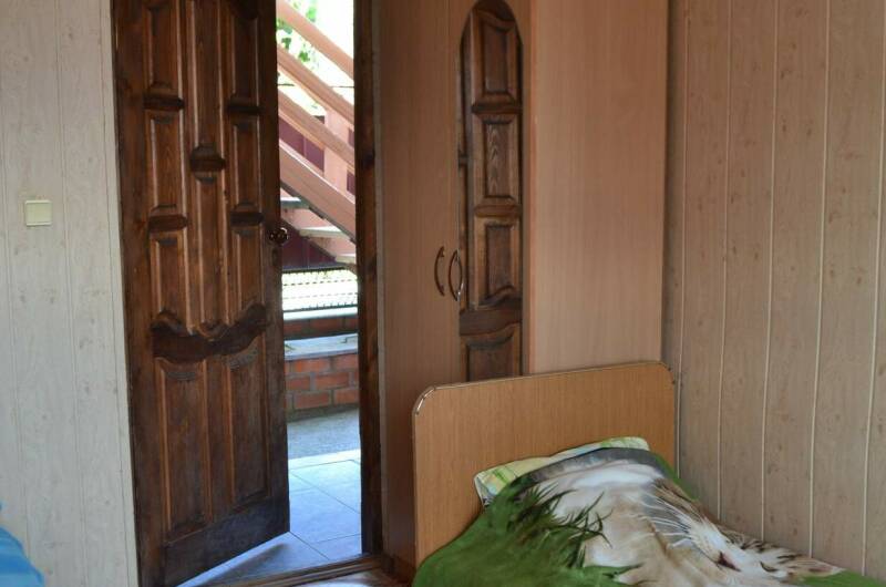 Трёхместный номер «Эконом» класса с балконом