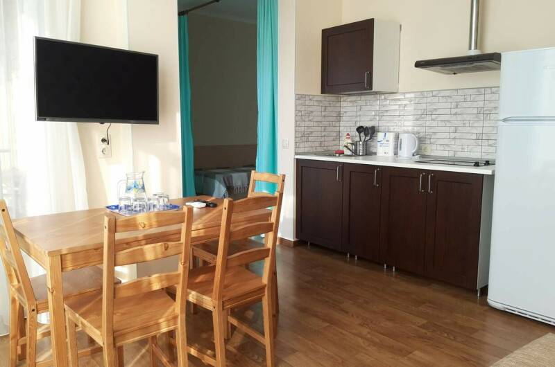 Двухкомнатные Апартаменты с кухней и балконом