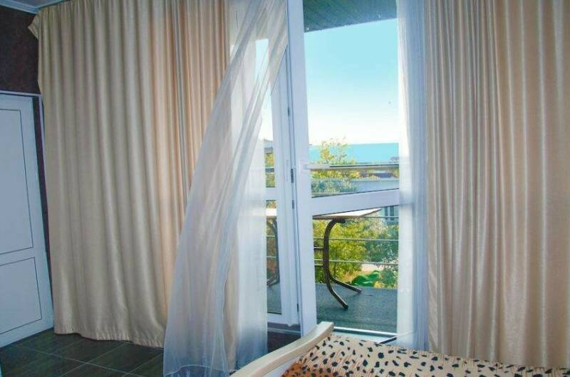 «Люкс» с балконом 2-х местный (3 этаж)