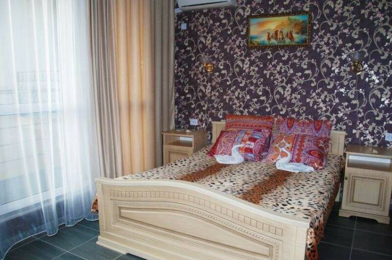 «Люкс» с балконом 2-х местный (3 этаж)