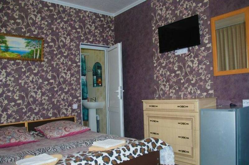 «Люкс» 3-х местный с балконом (3 этаж)