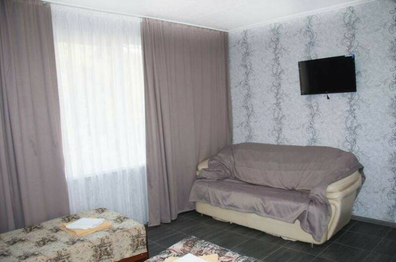 «Люкс» 3-х местный с балконом (3 этаж)