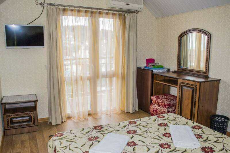 4-х мест «Люкс» с балконом двухкомнатный вид море