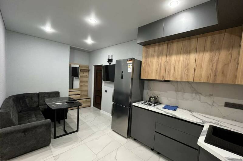 Студия с 2-я спальнями и кухней