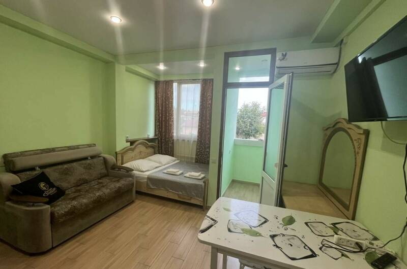 Студия с кухней, с балконом