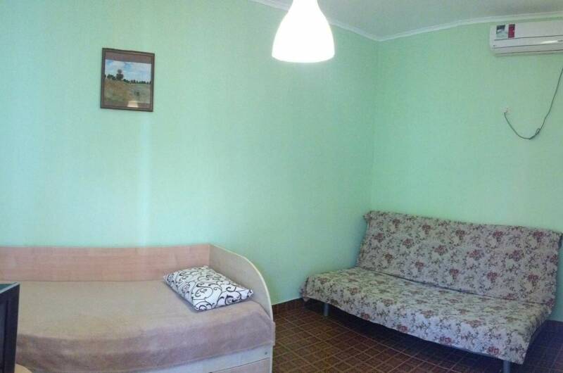 Трехместный