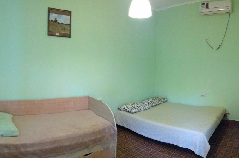 Трехместный