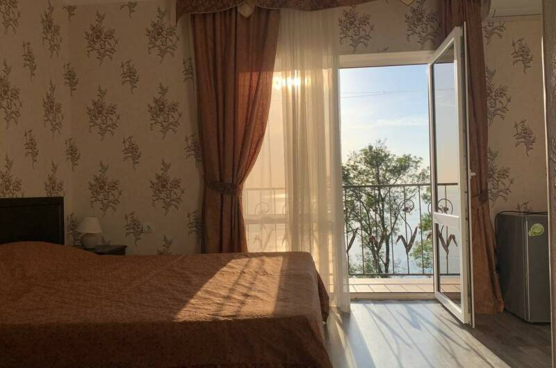 С прямым видом на море