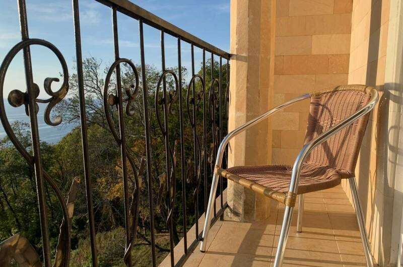 С прямым видом на море