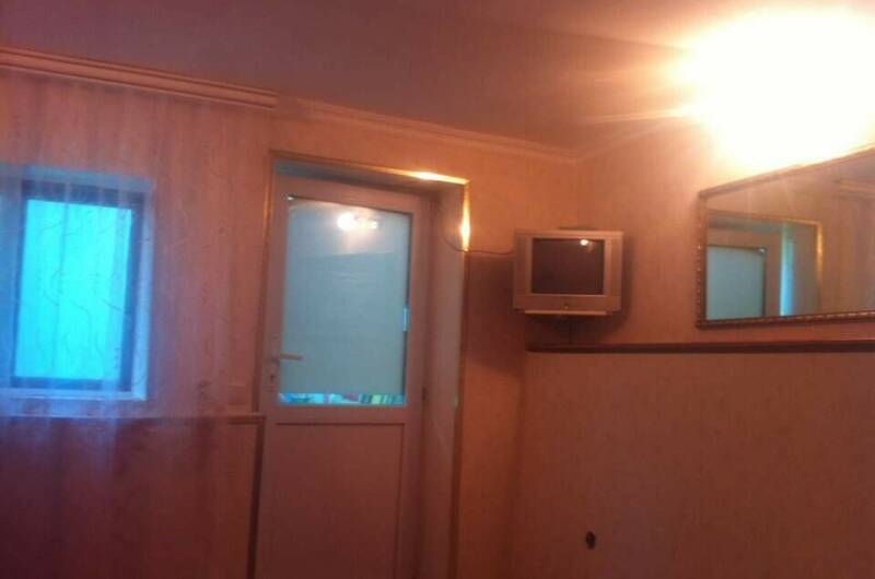 Трехместная комната на цокольном этаже