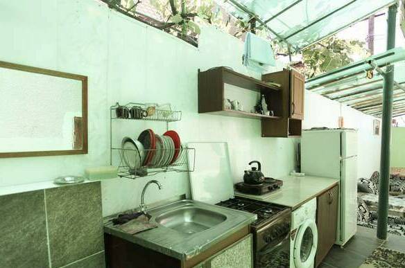 Трехместная комната на цокольном этаже