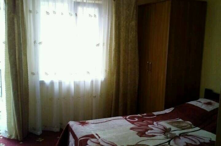 Трехместный