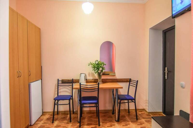 Четырехместная комната с кухонным уголком