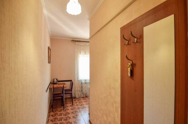 3-х местный 2-х комнатный с кухней и балконом