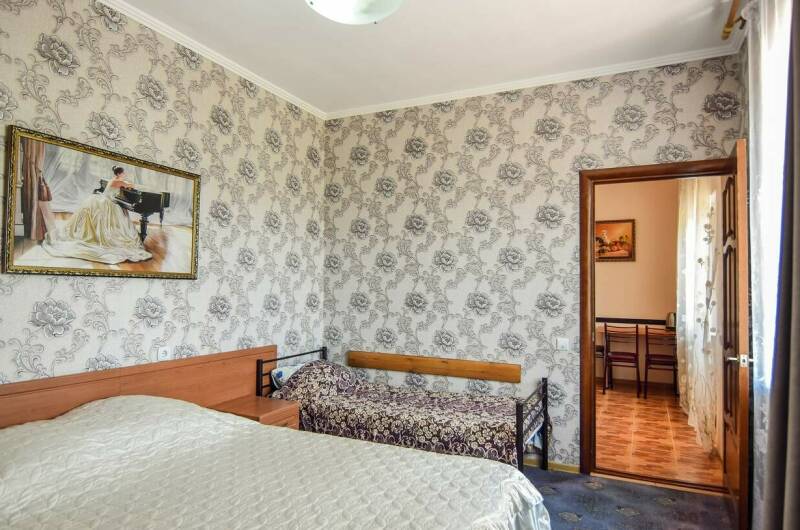 3-х местный 2-х комнатный с кухней и балконом