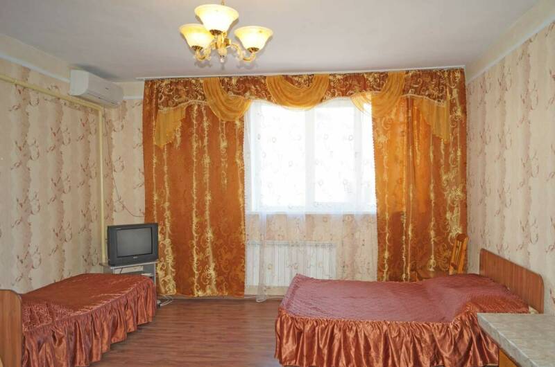 Четырёхместный номер (желтая)