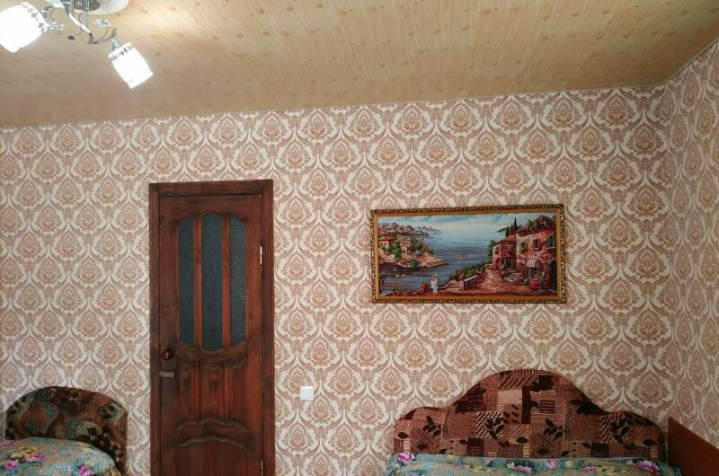 Трёхместный номер (второй этаж 3-й, 2-й номер)